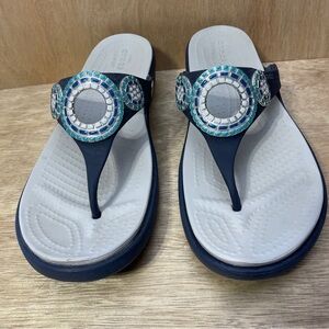 Crocs Sanrah Sandals Women’s 11 Navy Blue Embellished Thong Wedge